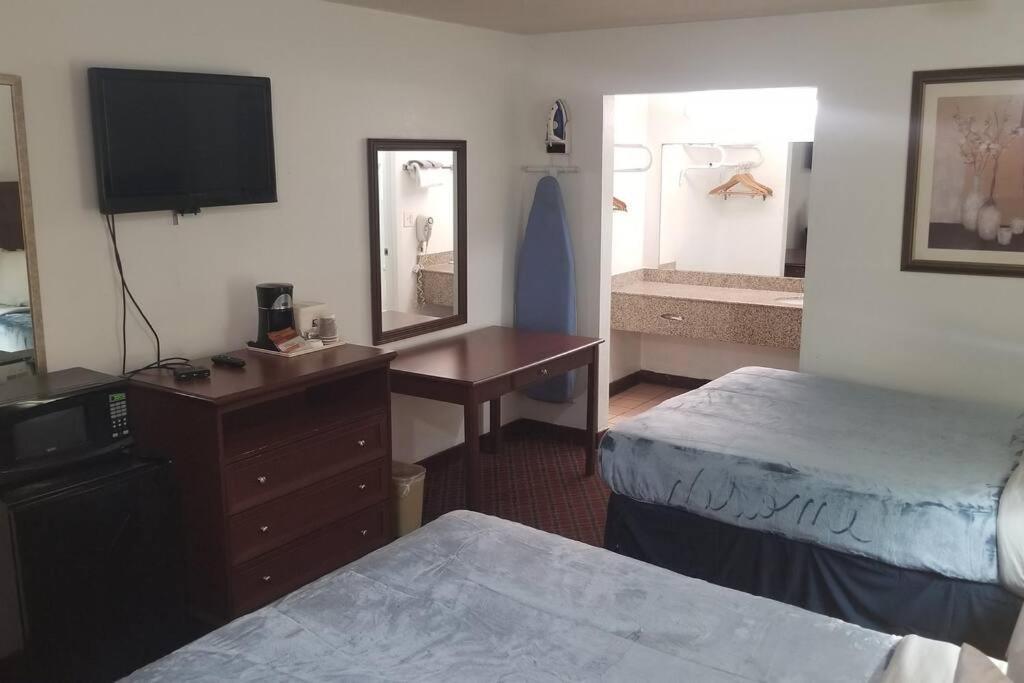 Hotel 2 Queen Beds Hotel Room 135 Booking Stillwater Eksteriør billede